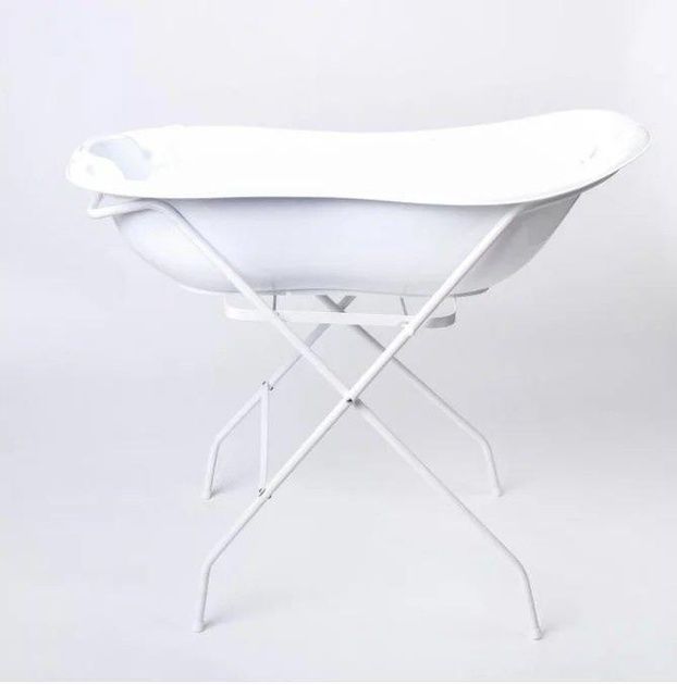 Продам детскую ванночку с подставкой.