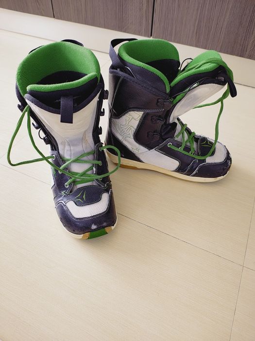 Vand boots snowboard Atomic marimea 42