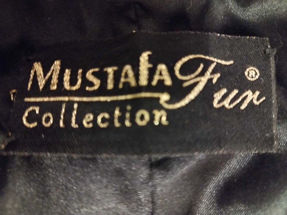 Елегантен елек с качулка от естествена кожа с косъм