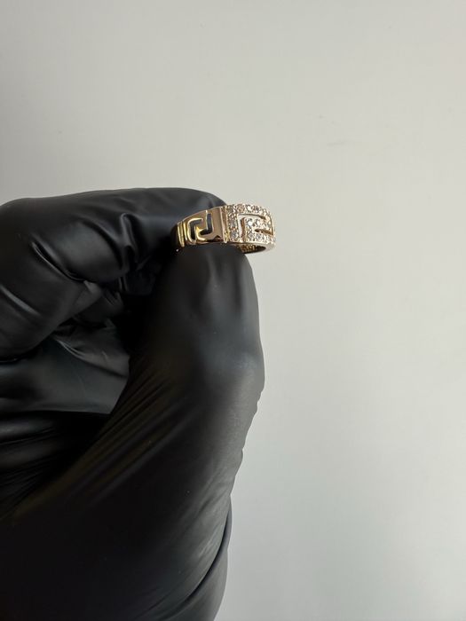 Продам кольцо золотое «Версаче»