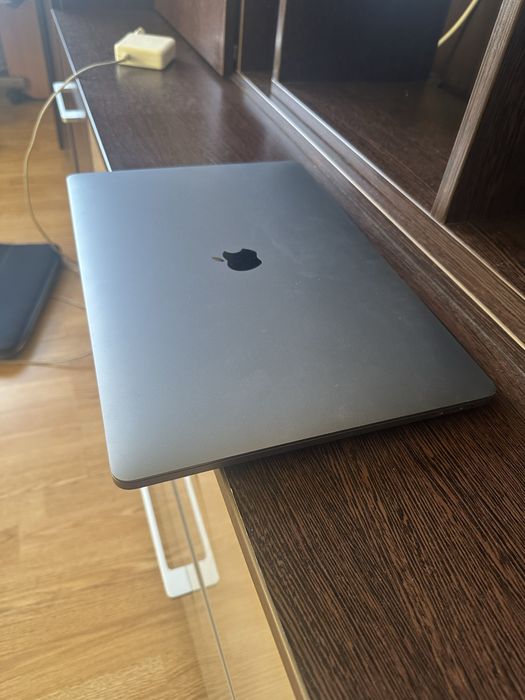 macbook pro 2019 16inch