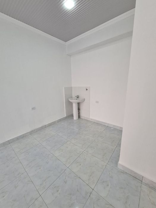 Дукон сотилади 47 м.кв Икар