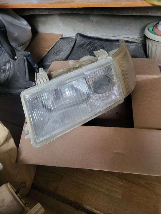 Продам оригинальные фары ваз 2110