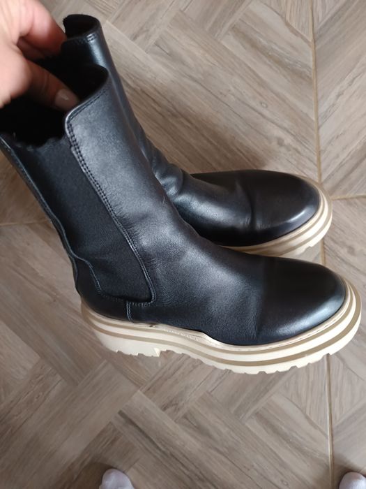 Боти от естествена кожа