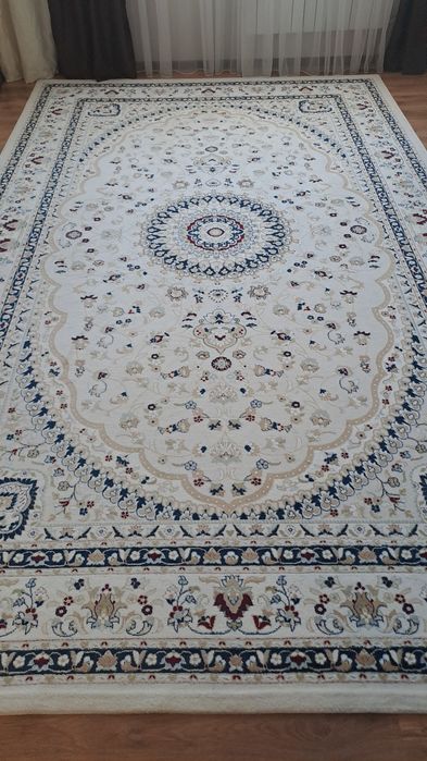 Продам ковер 4.0х2.5