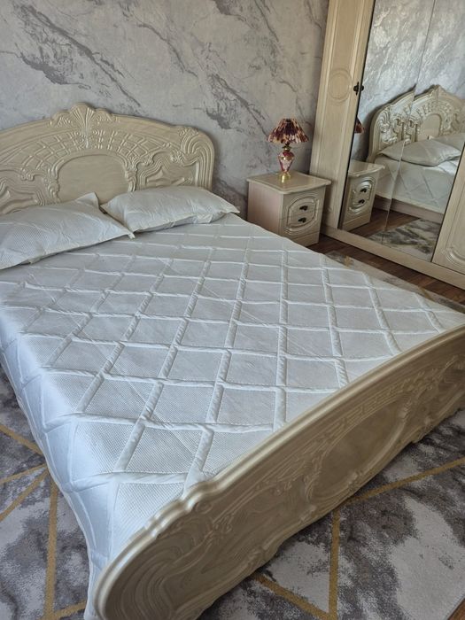 Продам двухспальную кровать