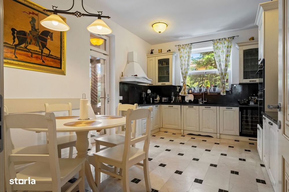 Oportunitate Rară: Vilă pe Lac | 1.898 mp Teren | Piscină
