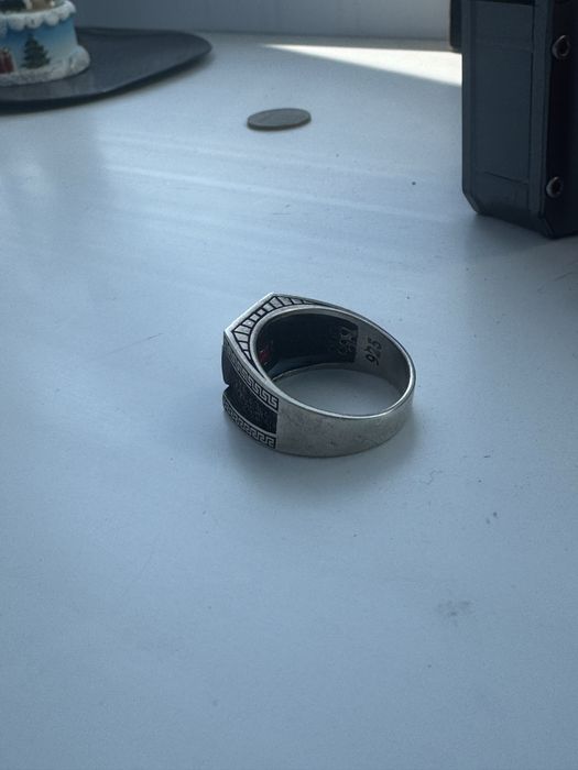 Стильное серебряное кольцо с тёмным камнем