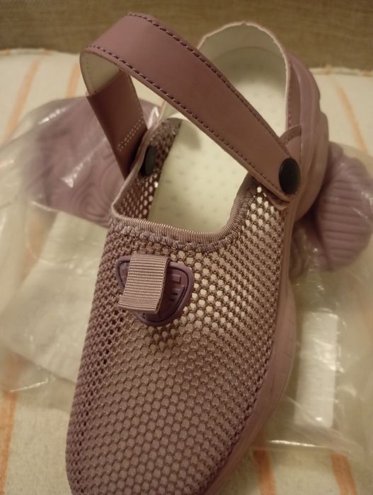 Продам новые  шлепки