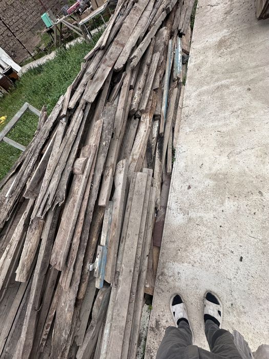 Chorni va stoyka uchun ishlatishga taxtala bor