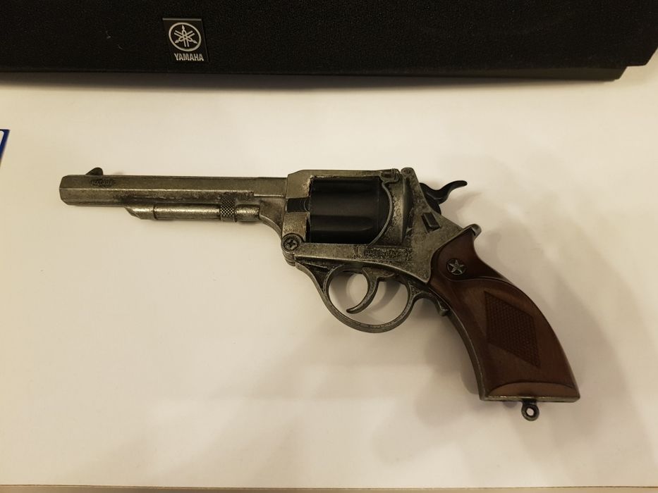 Pistol revolver jucarie cu capse