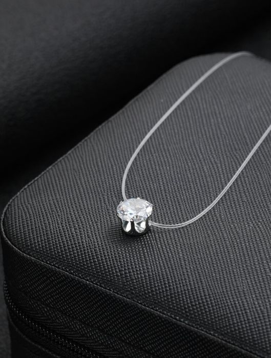 Нежно “невидимо” бижу