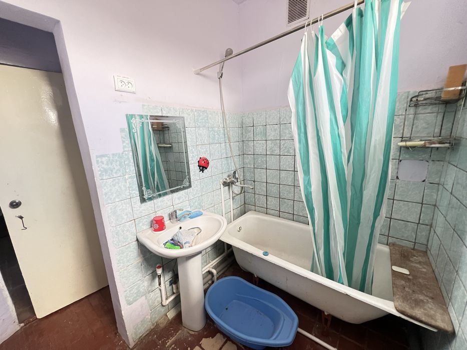 Срочно уй сотилади Аврорадан