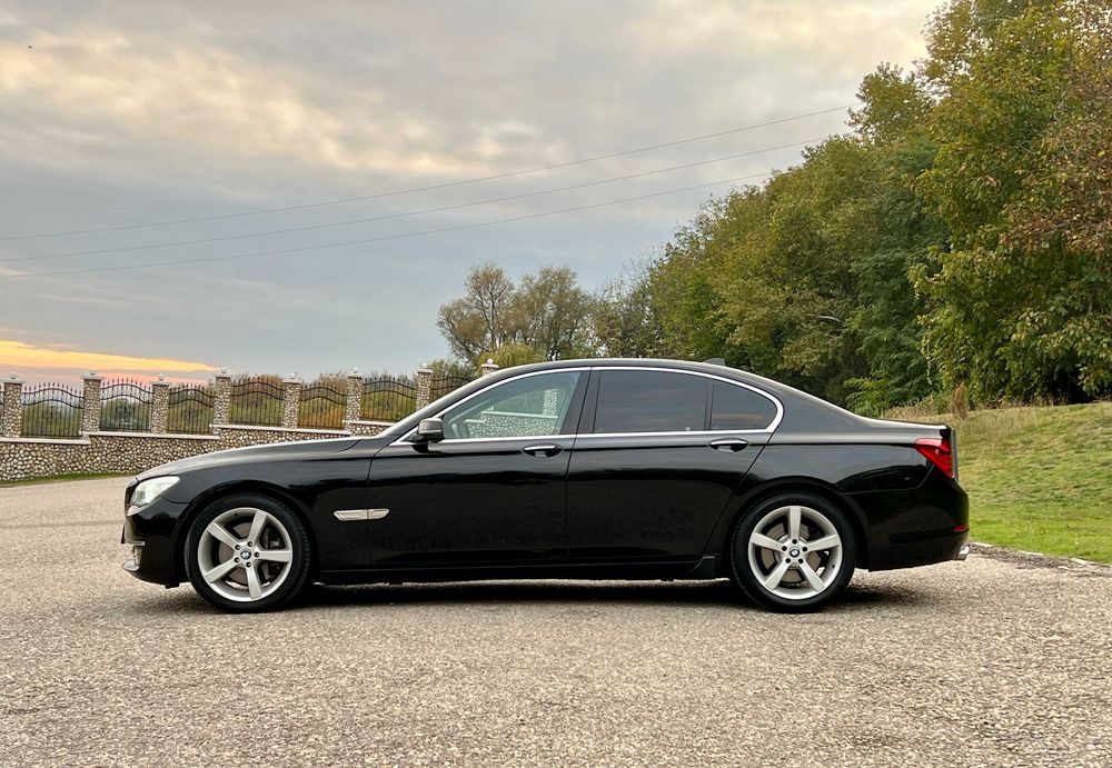 Bmw 730D Facelift , Camera , Perdelute , Keyless , Km Reali VARIANTE