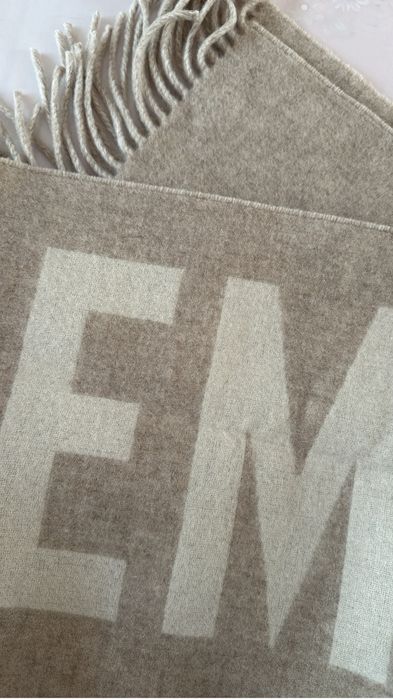 Новый шарф Jacquemus