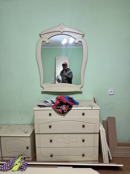 Продам шкаф для спальний и тумбу