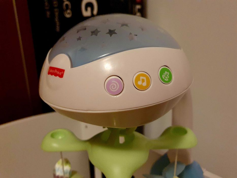 Carusel muzical patut bebelusi