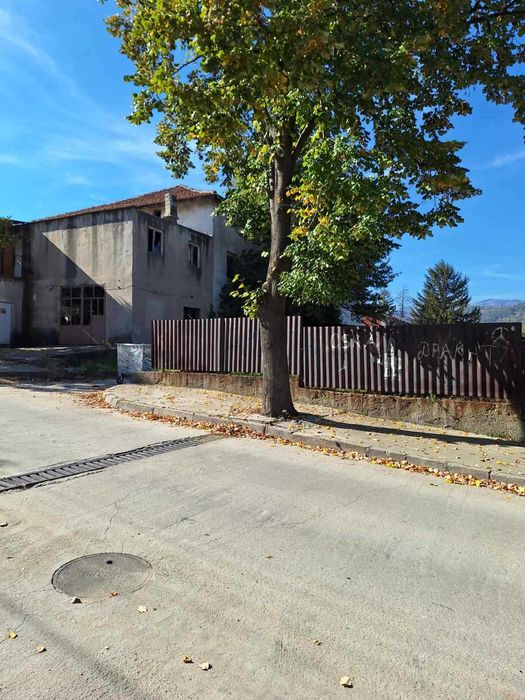 Продава се Промишлена сграда в с. Крупник, Област Благоевград - 2800 кв.м за 37 €/кв.м - Снимка #3