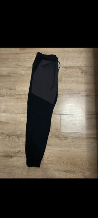 Pantaloni Nike Tech Fleece