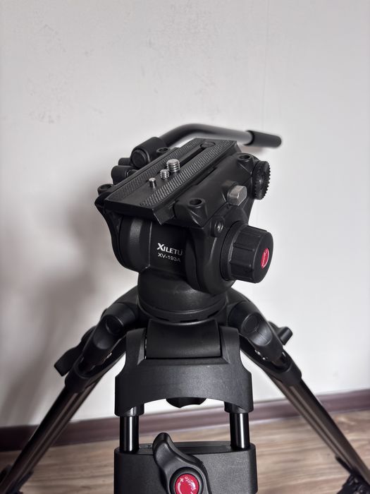 Продам новый профессиональный штатив