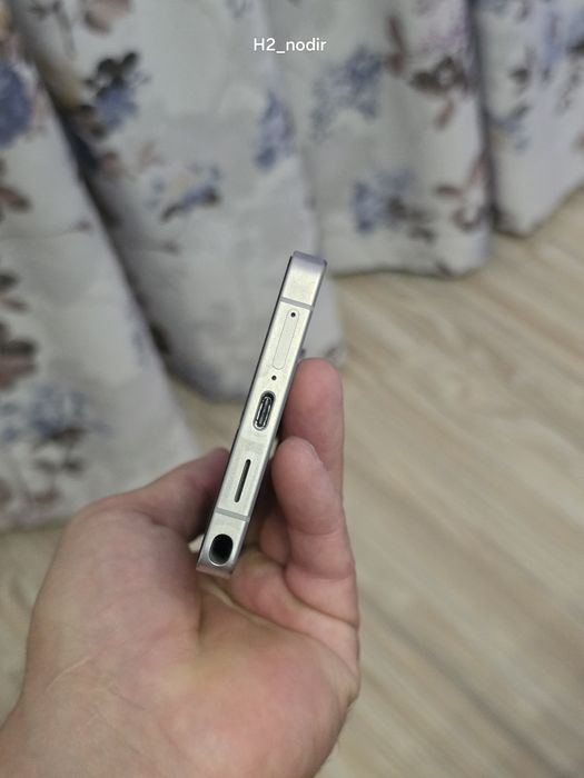 Сотилади Samsung S25 ultra 256 Gb