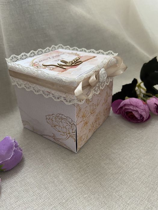 Покана за кръстница тип експлодираща кутия