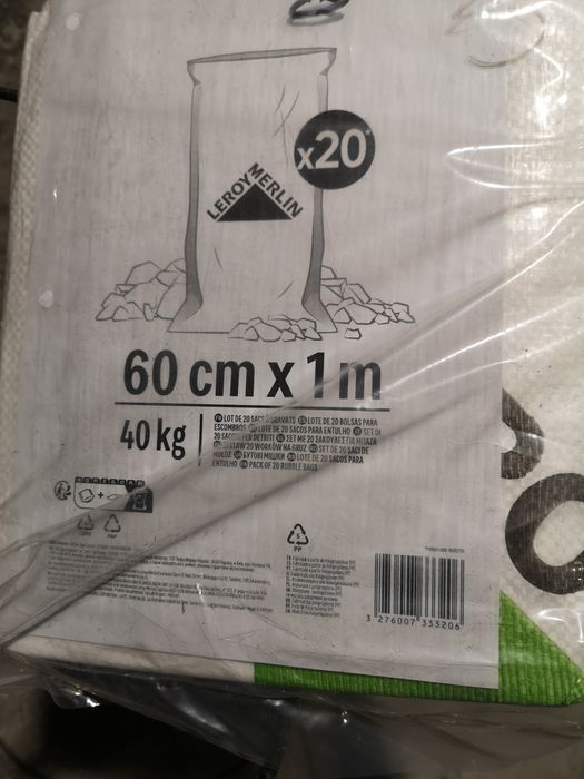 Vand granule polistiren macinat , bile / perle polistiren.