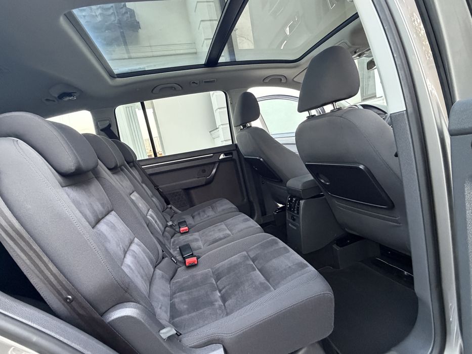 Volkswagen Touran/2.0 TDI/DSG(Cutie automată)/2011/Euro 5/6499€