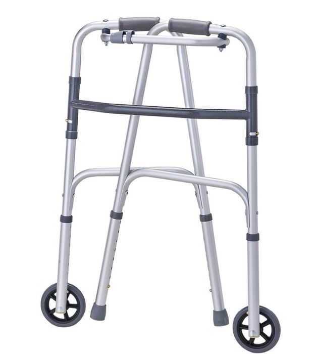 Проходилка с колелца (нова)