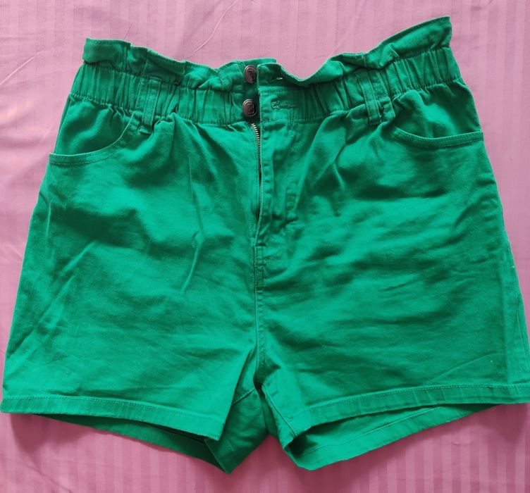 Pantaloni scurti verzi