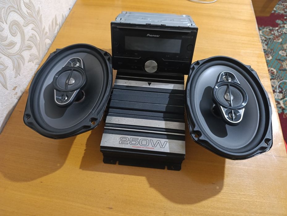 Sroczhna Komplekt kalonka mafon uselitel sotiladi