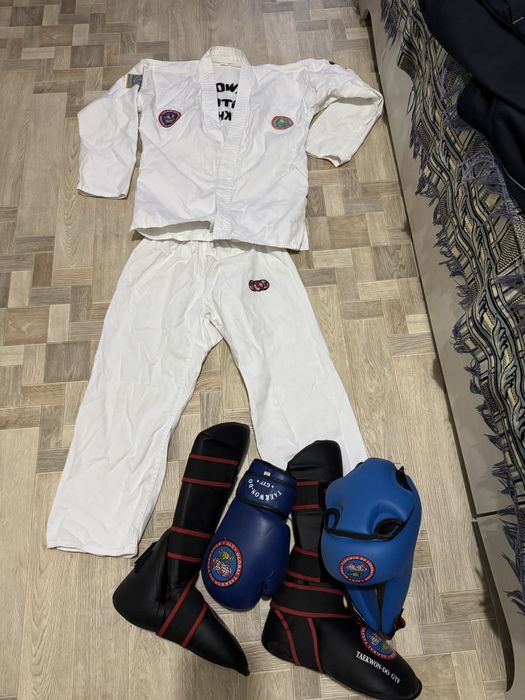 Прода кимано на рост 140 см с комплектом