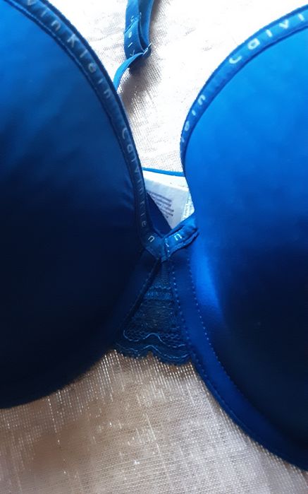 CALVIN KLEIN оригинален сутиен 70DD