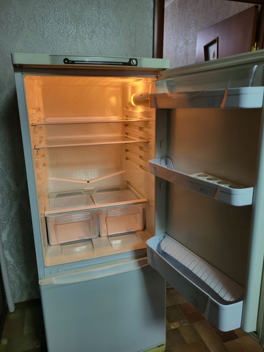 Продам холодильник