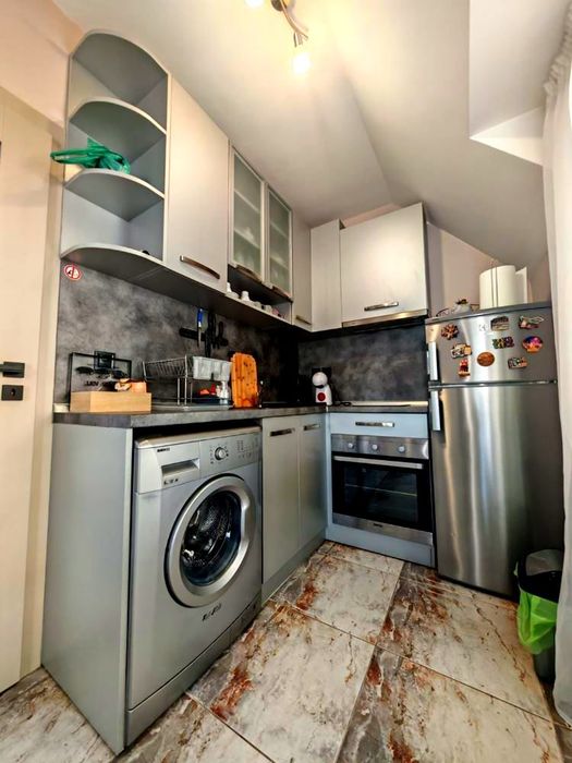 Дава се под наем Двустаен апартамент в Бургас, Център - 52 кв.м за 548.25 € - Снимка #4