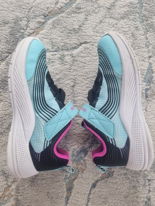 Skechers mărimea 26