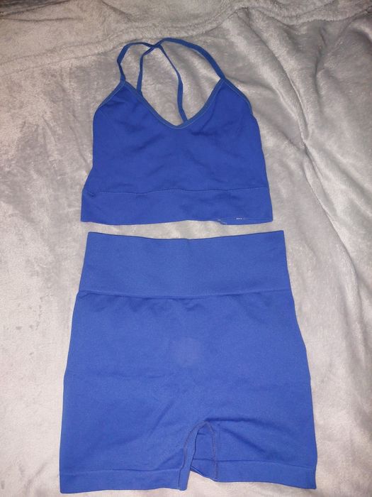 Син екип за тренировка