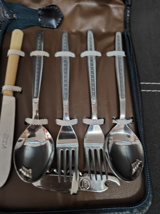 Туристически комплект прибори