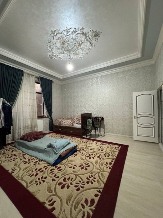 Охунбобоев Мевазор (Олмазор тумани)  4,3 сотих 5 хона Евро ремонт