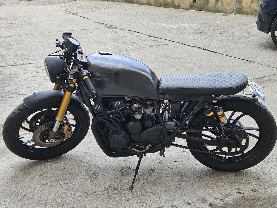 Yamaha XJ550 Cafe Racer