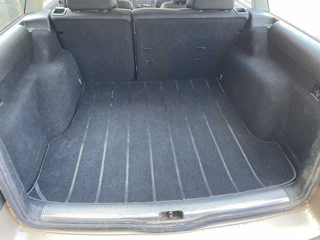 Volkswagen Passat 1.9, 101 CP