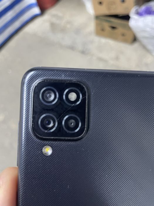 samsung a12 128 gb holat rasmda korsatilgan