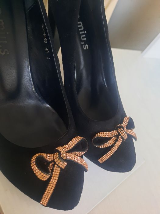 Туфли со стразами