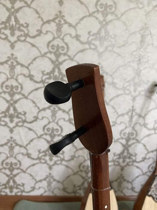 Домбыра сатылады