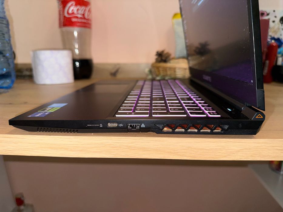 Геймърски лаптоп Gaming laptop GIGABYTE G5