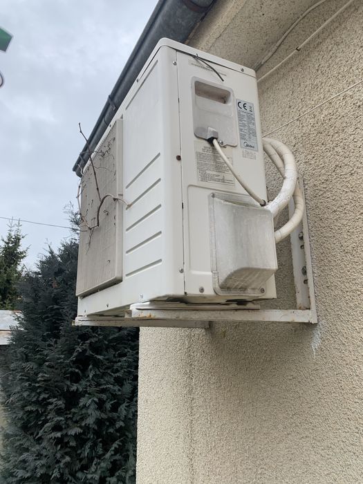 Работещ климатик Мидеа