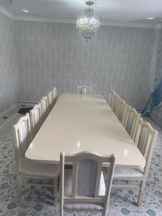 Доставка стол 12стулья.