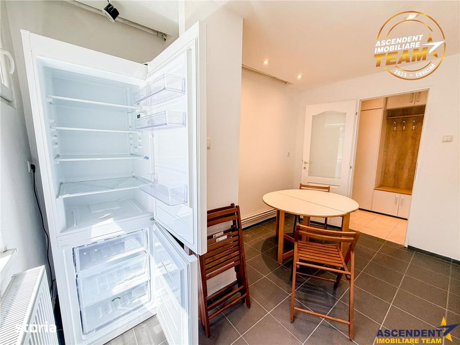 Confort,liniste,pozitie apreciabila: Apartament renovat,decomandat,3 c