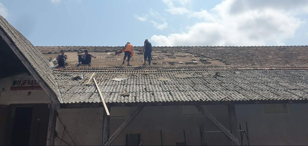 Construim case si apartamente