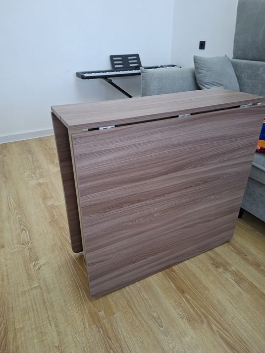 Продам стол книжку